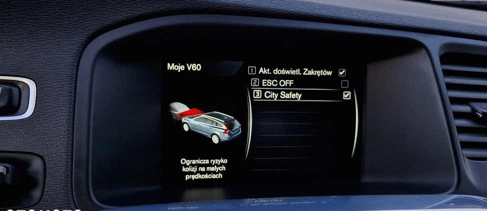 Volvo V60 cena 44700 przebieg: 221000, rok produkcji 2014 z Pionki małe 562